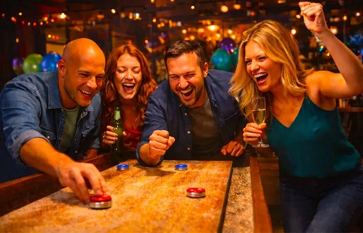 Shuffleboard au Freeing Café à Saint-Maximin