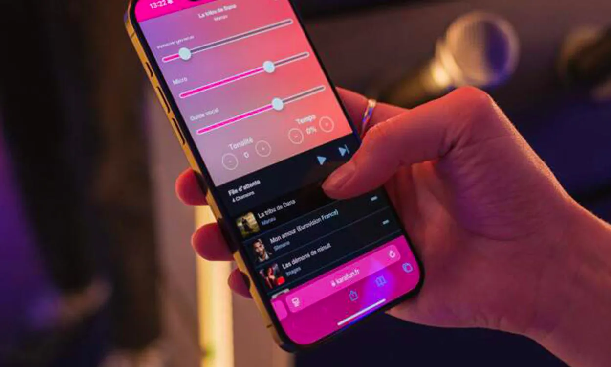Smartphone utilisé comme buzzer pour un quiz musical
